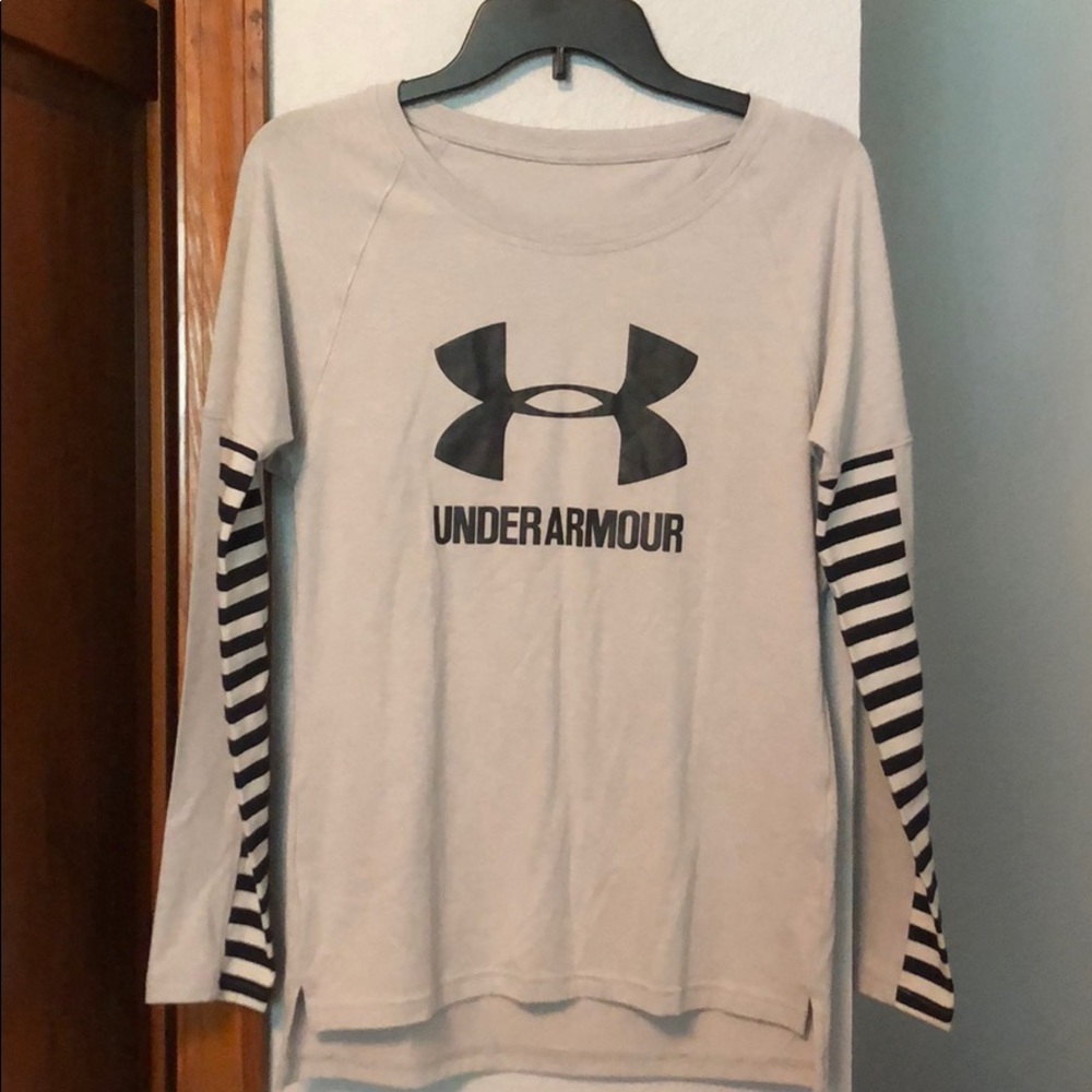 🖤Under Armor long sleeve shirt🖤
